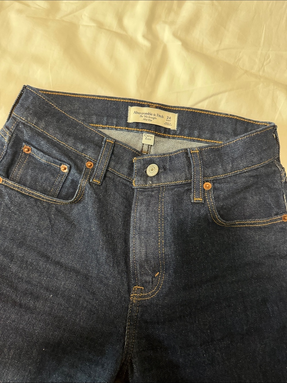 Abercrombie & Fitch Women’s 90’s straight mid rise curve love size 24 short